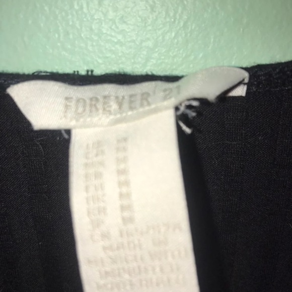 Black crop top - Picture 4 of 4